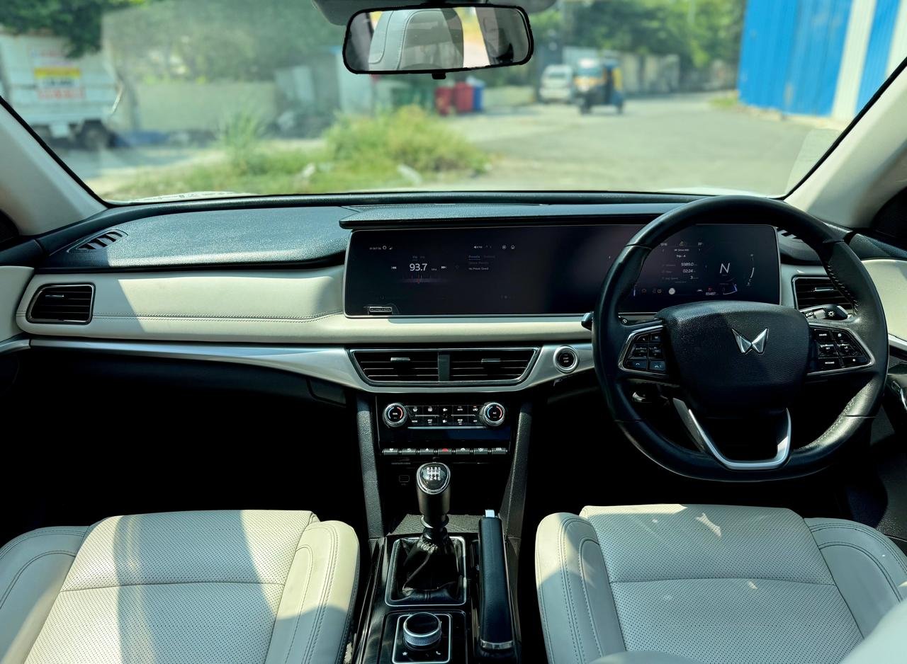 XUV700 Ax7